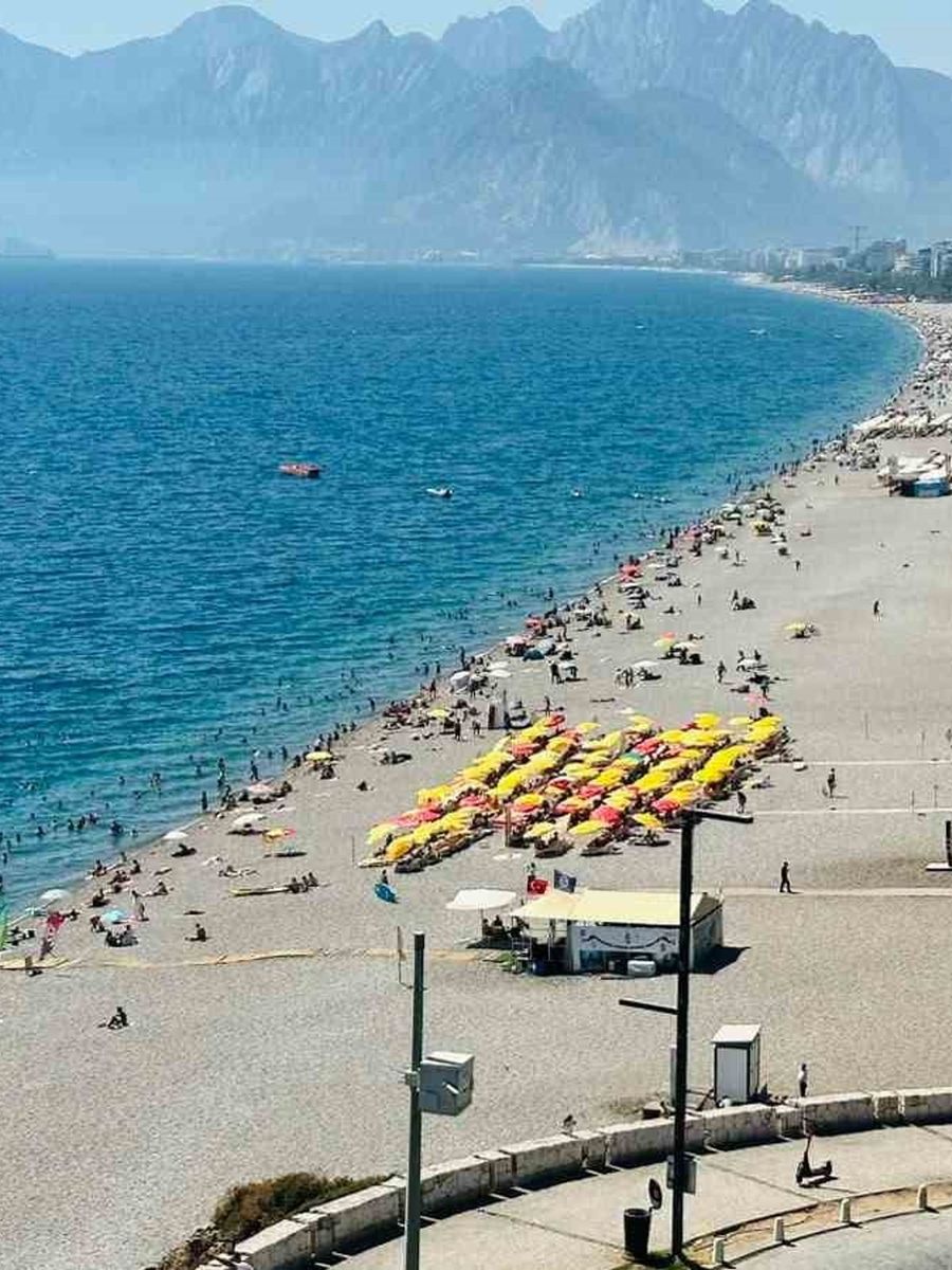 Antalya sahillerinde okul öncesi yoğunluğu