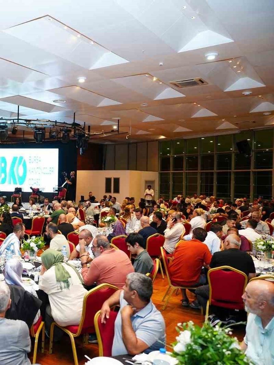 Bursalı kantinciler ve siyasetçiler yemekte toplandı