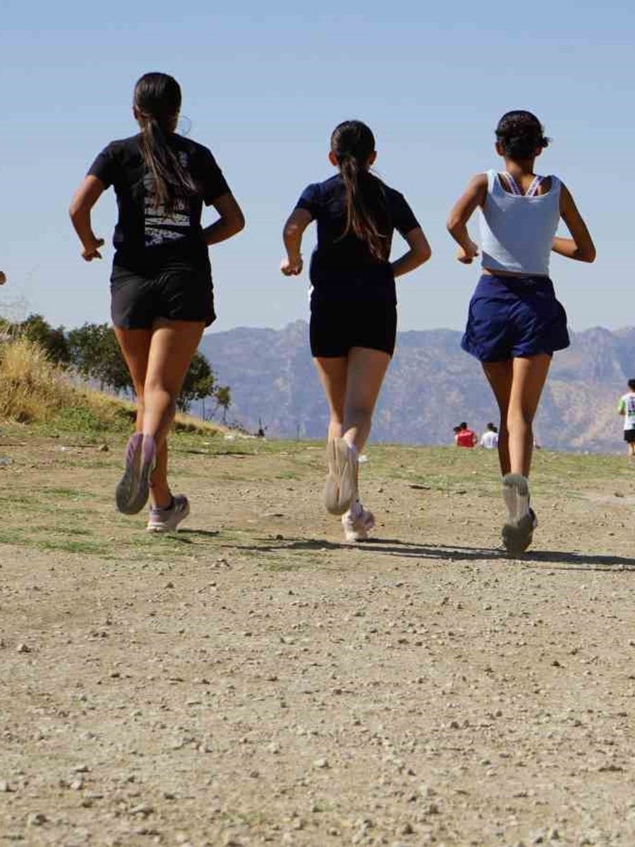 Şırnak’ta 30 ilden gelen 120 sporcu Namaz Dağı eteklerinde koştu