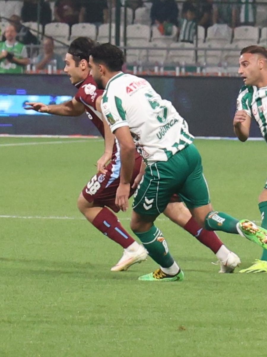 Trendyol Süper Lig: Konyaspor: 1 - Trabzonspor: 0 (Maç devam ediyor)