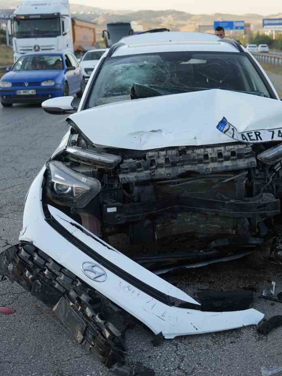 Kırıkkale’de otomobiller çarpıştı: 4 yaralı