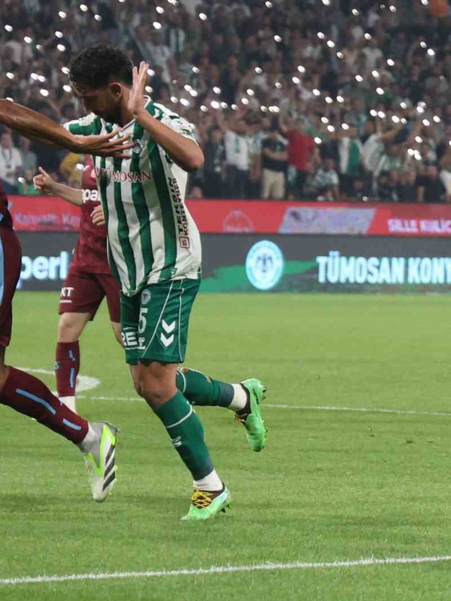 Trendyol Süper Lig: Konyaspor: 1 - Trabzonspor: 0 (İlk yarı)