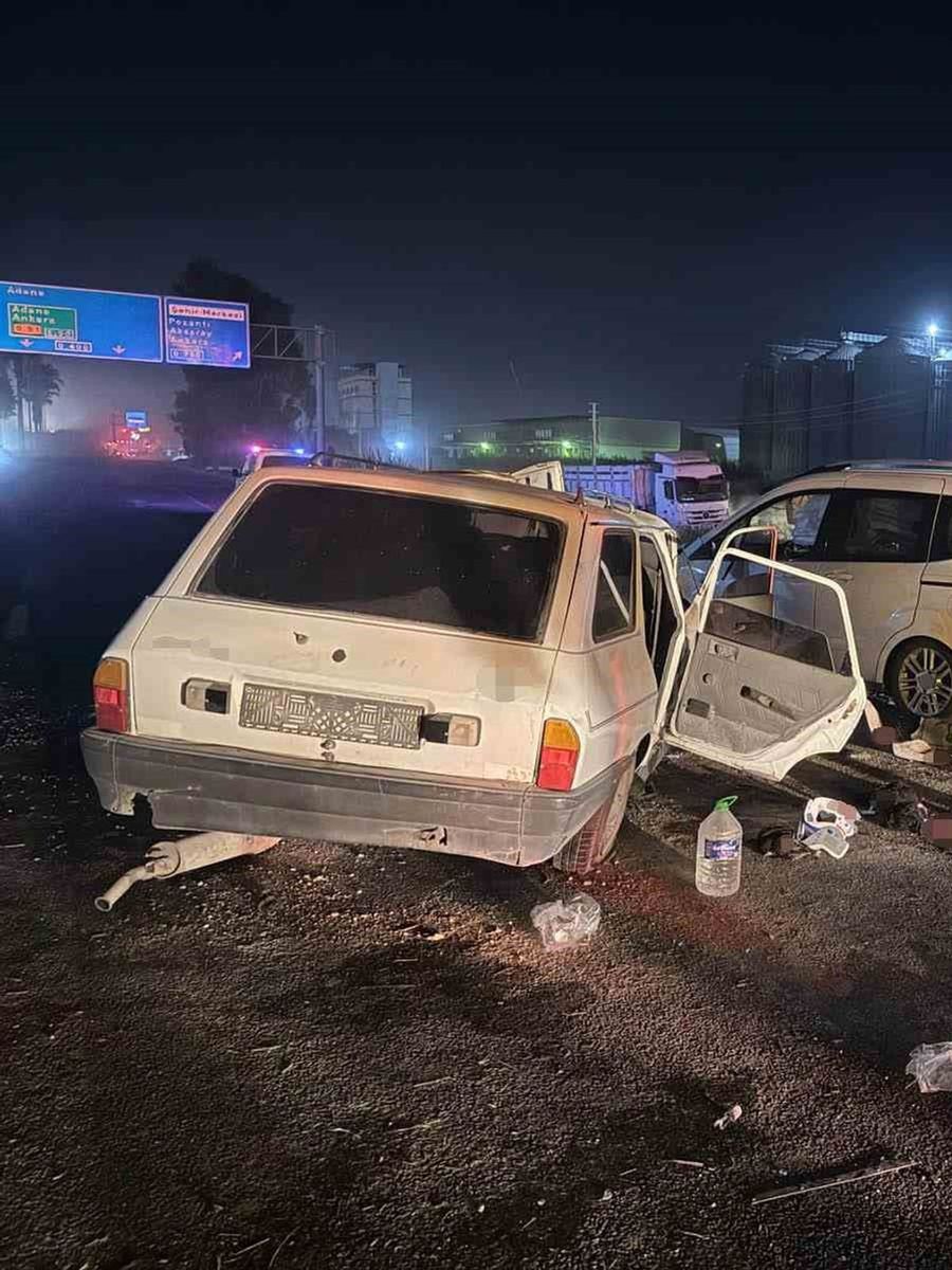 Tarsus’ta otomobil karşı şeride geçti: 1 çocuk öldü, 6 yaralı