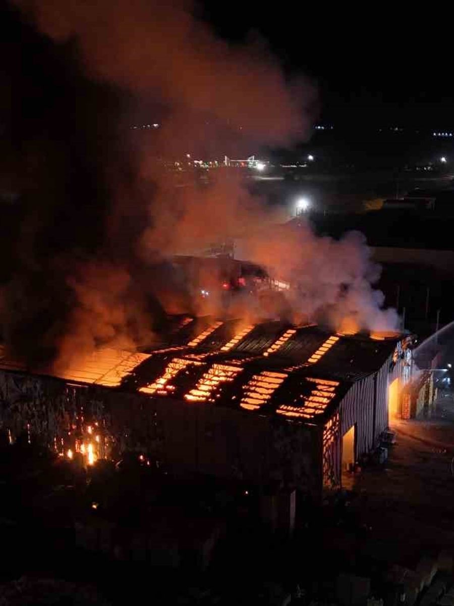 Bolu’daki fabrika yangınında yaklaşık 4 saat geride kaldı: 1 yaralı