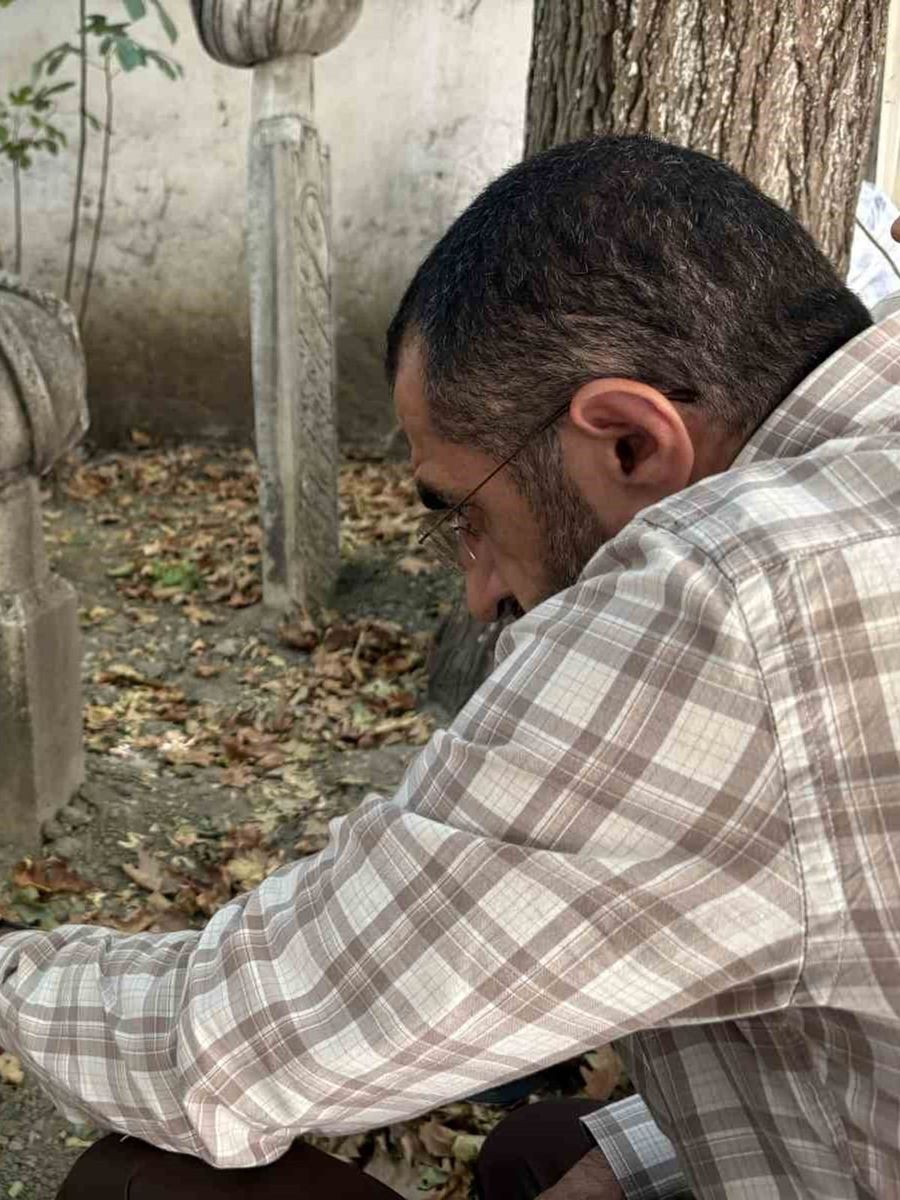 Çorakkapı Haziresi’nde tarih sessizliğe, mezarlar bakımsızlığa terk edildi