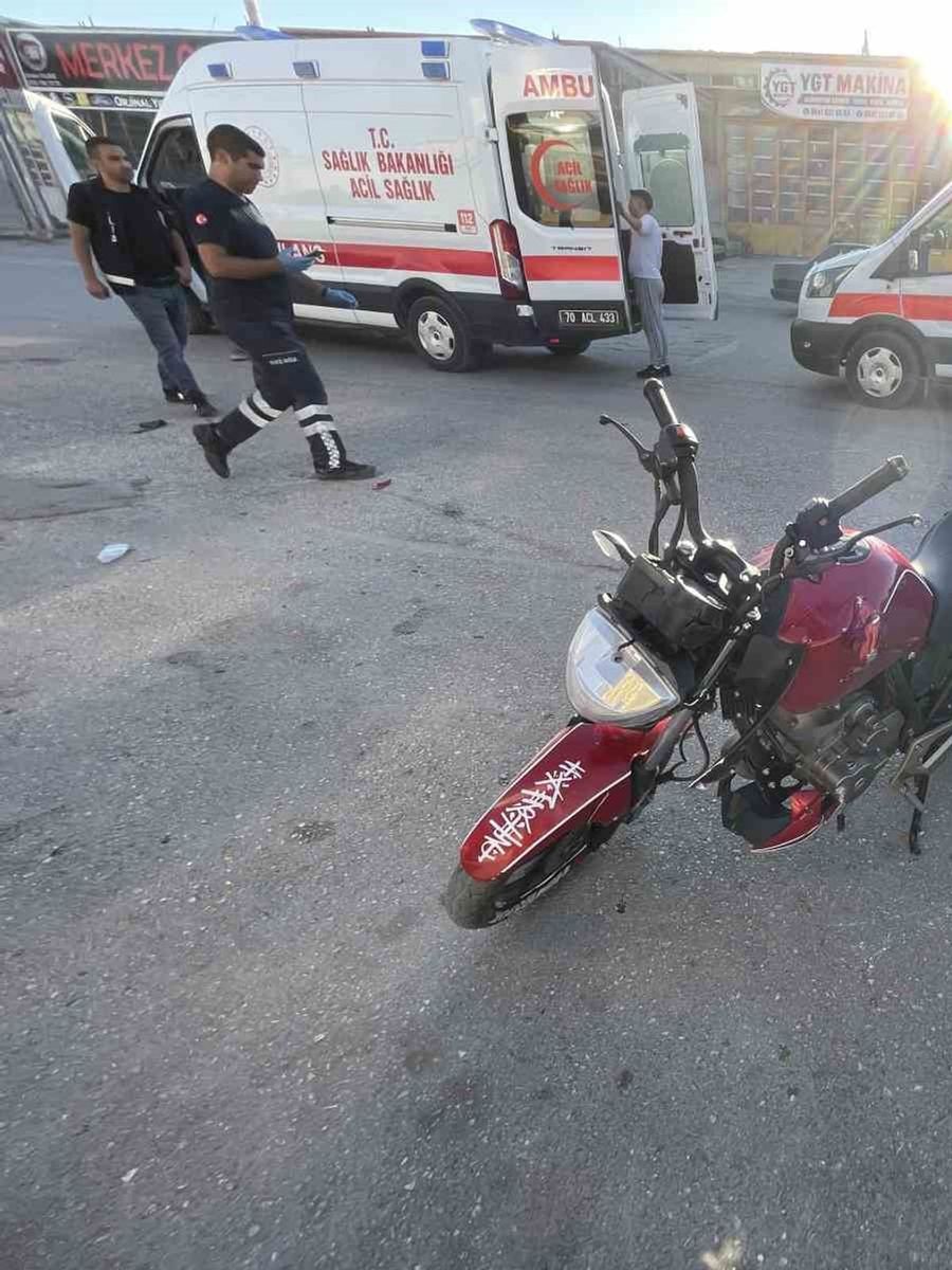 Motosikletlerin çarpıştığı kaza anı kamerada: 1’i ağır, 3 yaralı
