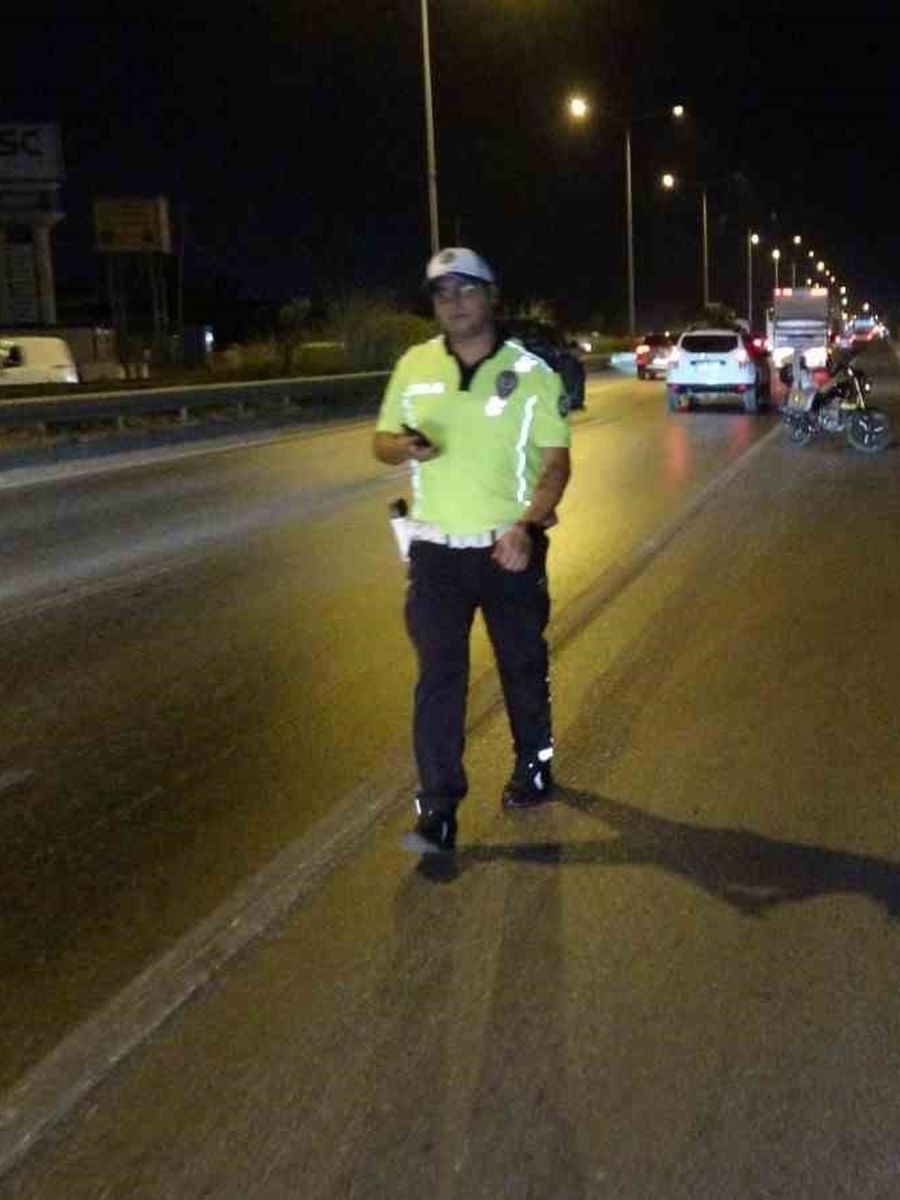 Manavgat’ta motosiklet yayaya çarptı: 1’i ağır 2 yaralı