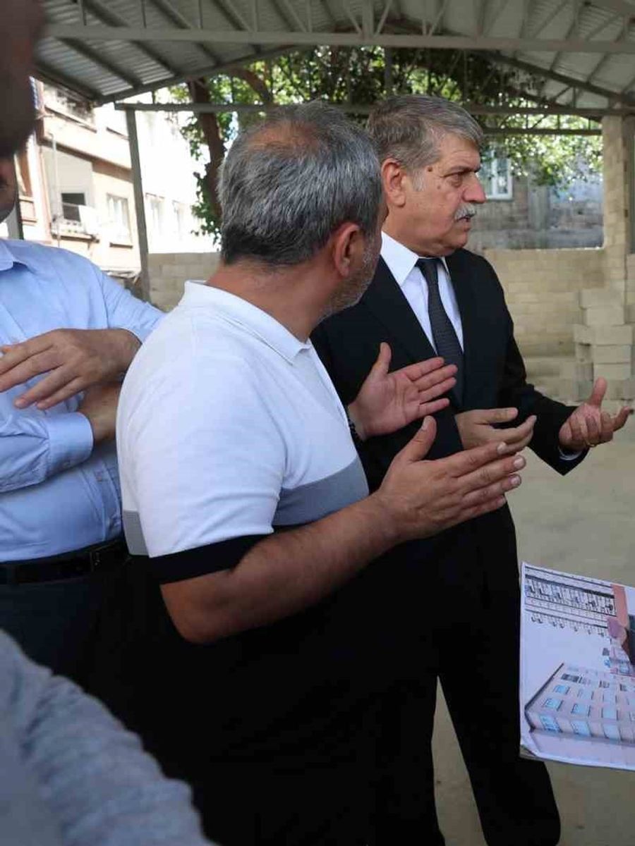 Başkan Şahin, Karşıyaka Emekliler Lokali proje alanını inceledi
