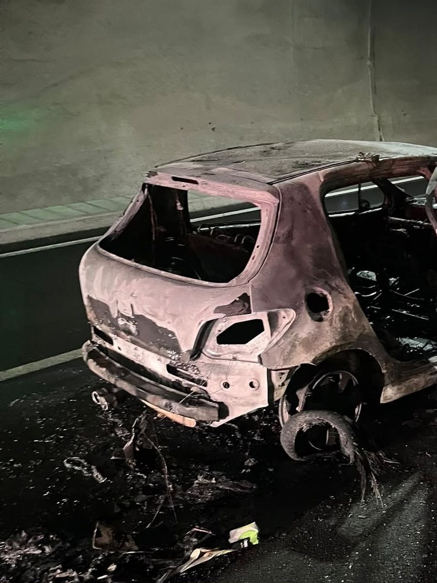 Ayvacık’taki Troya tünelinde otomobil yangını