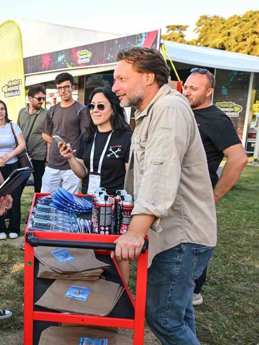 Red Bull Karton Tekne Yarışması fuar coşkusuna renk kattı