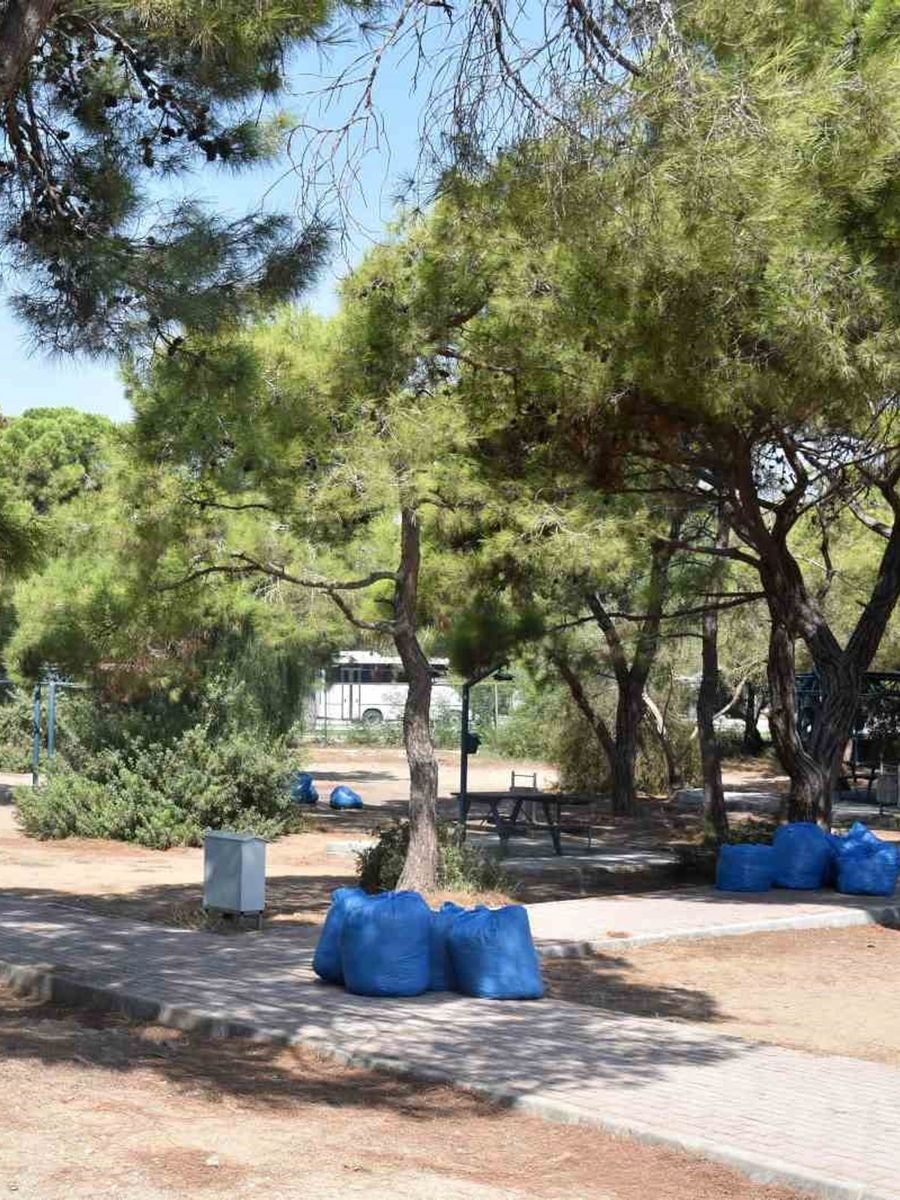 Manavgat’ta hükümlüler sahilde Çevre temizliği ve düzenleme çalışması yaptı