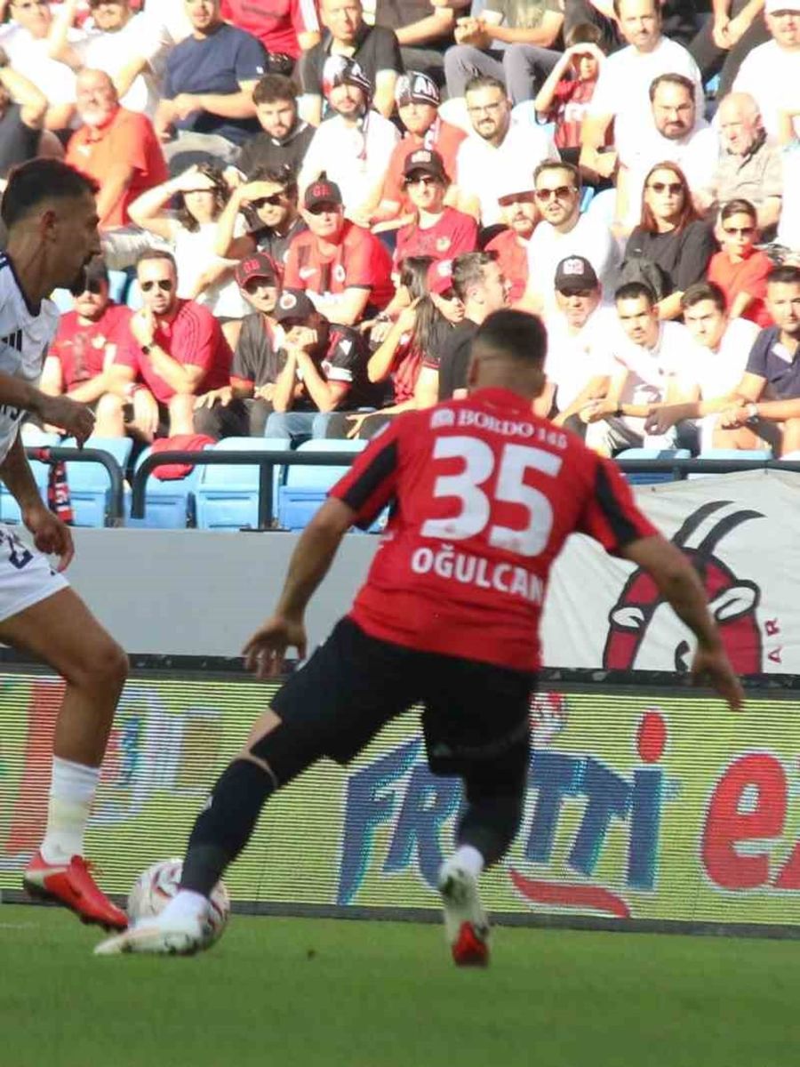 Trendyol Süper Lig: Gençlerbirliği: 1 - Kasımpaşa: 0 (İlk yarı)