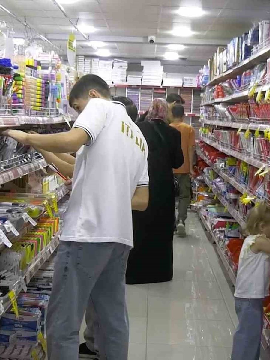 Çorum’da tatilin son gününde okul alışverişi yoğunluğu