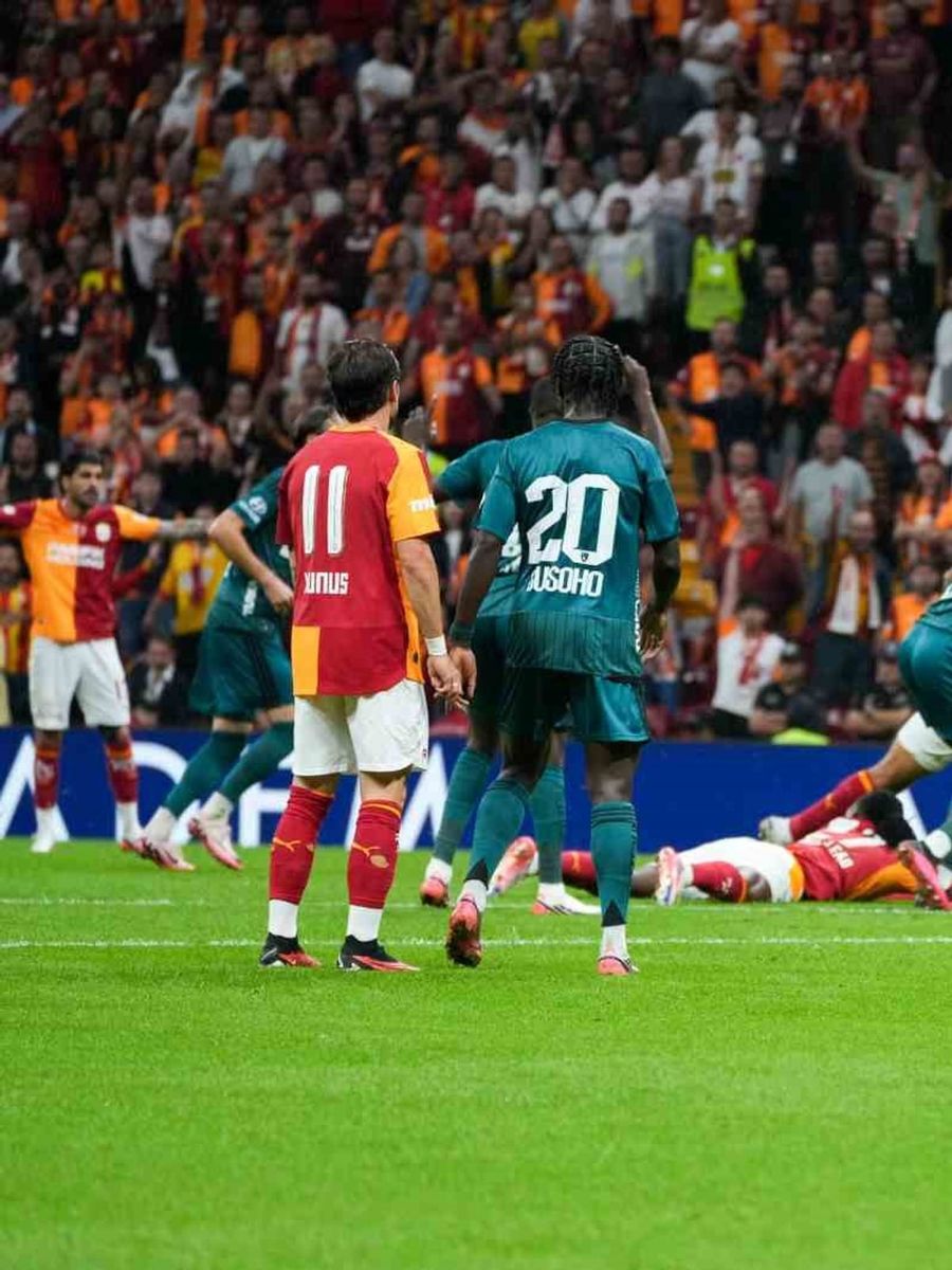 Trendyol Süper Lig: Galatasaray: 0 - Kocaelispor: 0 (İlk yarı)