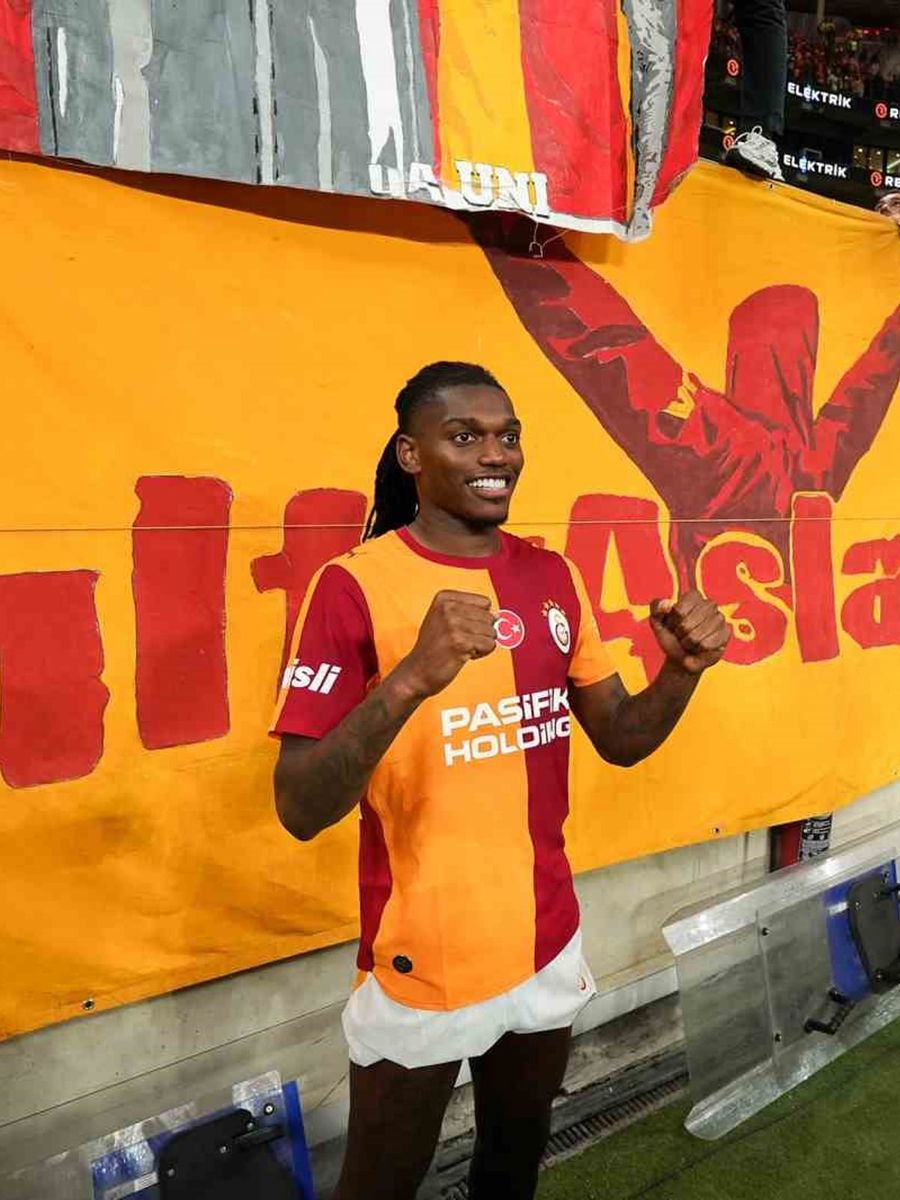 Galatasaray’da maç sonucu üçlüsü Rafael Leao’dan
