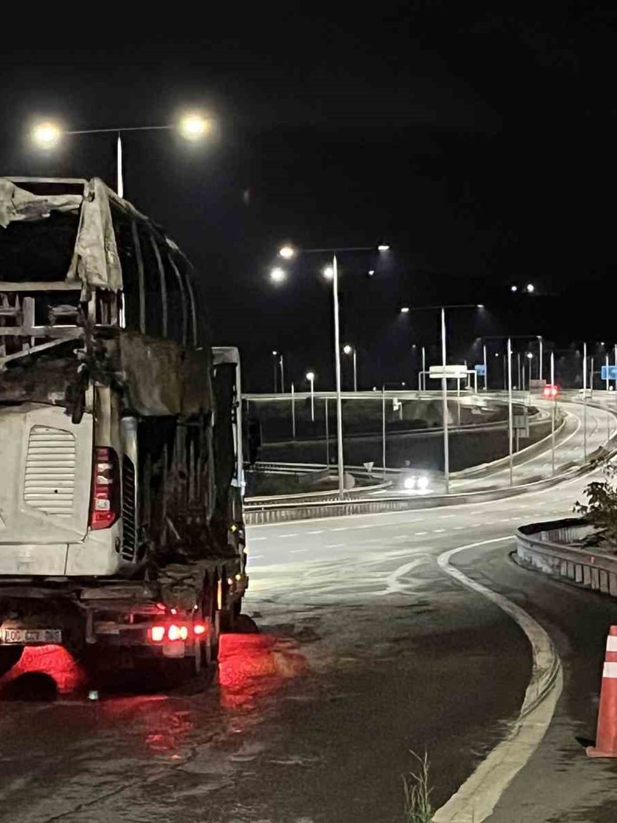 Yanan otobüste hayatını kaybedenlerin cesetleri Adli Tıp Kurumu’na kaldırıldı