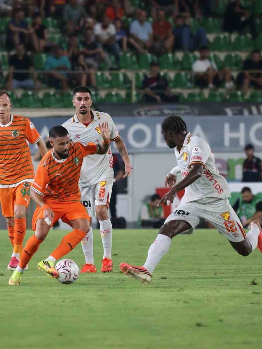 Süper Lig’de galibiyeti bulunmayan Göztepe, son sıradan kurtulamadı