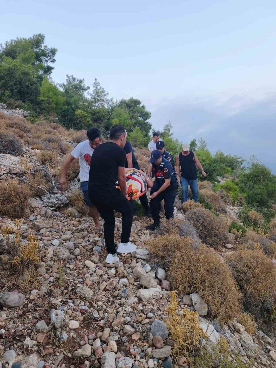 Doğa yürüyüşünde düşüp ayağından yaralanan Hollandalı turist kurtarıldı