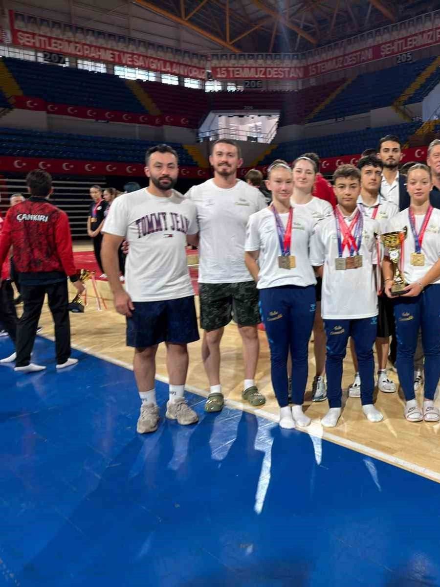 Bolu Cimnastik Spor Kulübü sporcuları, Çin yolcusu