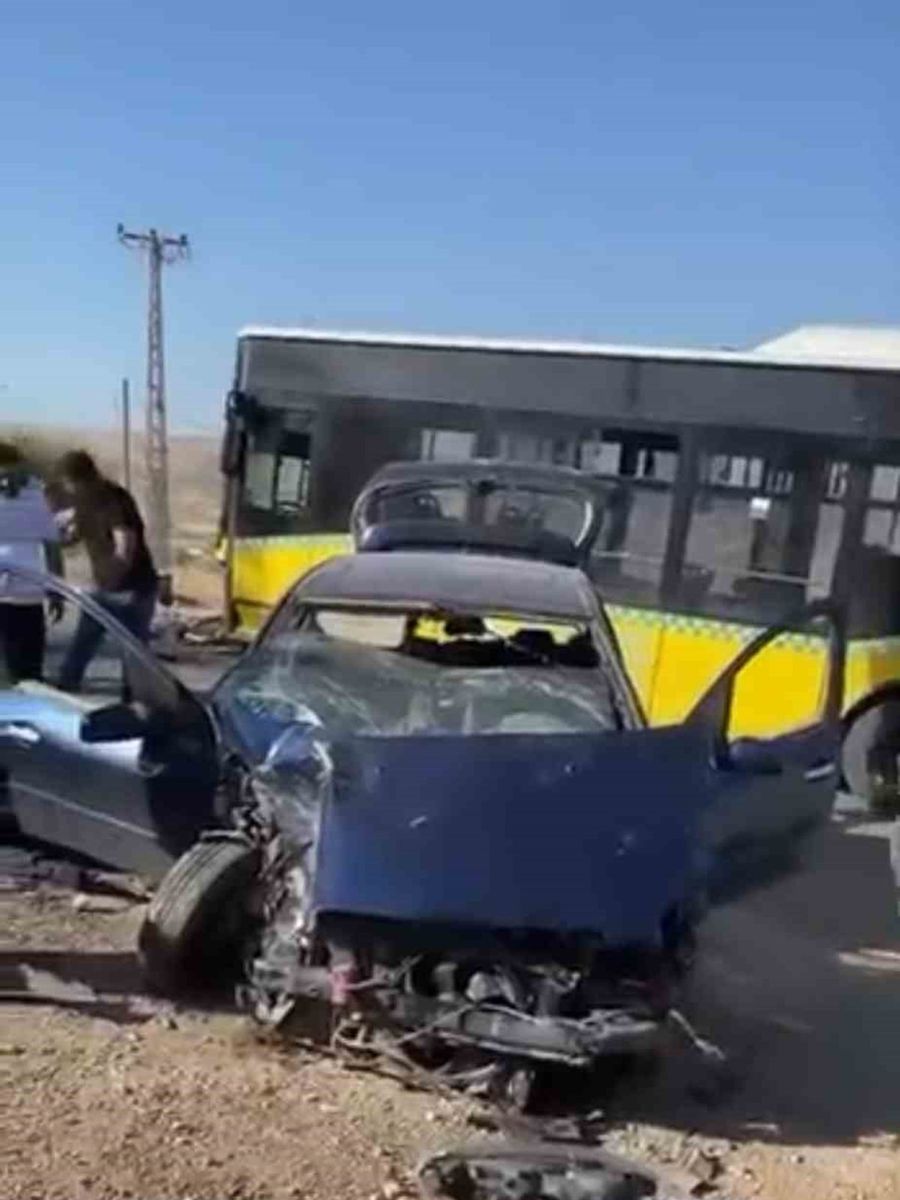 Siirt’te belediye otobüsü ile otomobil çarpıştı: 1 yaralı