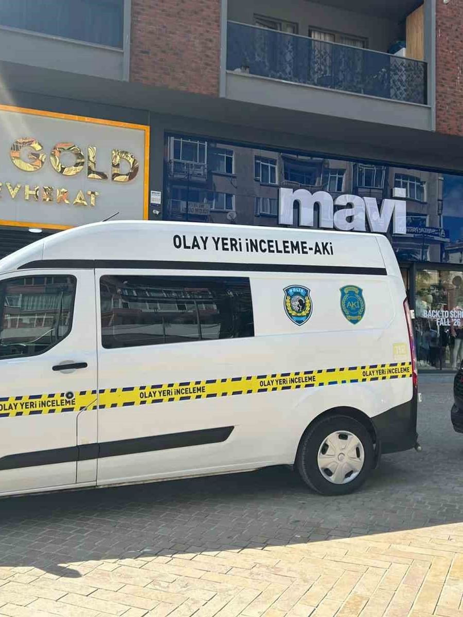 Maltepe’de kuyumcu sahibi dükkanında ölü bulundu