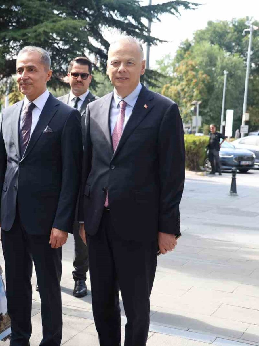 Ticaret Bakanı Prof. Dr. Ömer Bolat: "Türkiye zorlu şartlara rağmen ekonomisini büyütmeye devam ediyor"