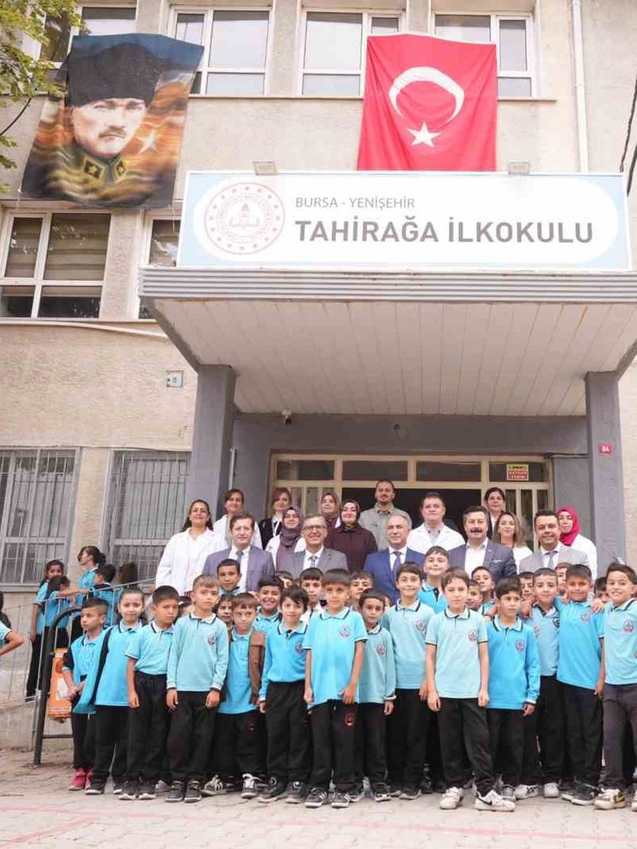 Yıllar önce öğrenciydi, şimdi başkan olarak aynı okulda