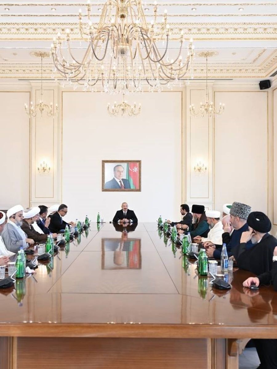 Aliyev: "İslam dünyasına karşı ilan edilmemiş bir savaş var ve İslamofobi bunun küçük bir parçası"