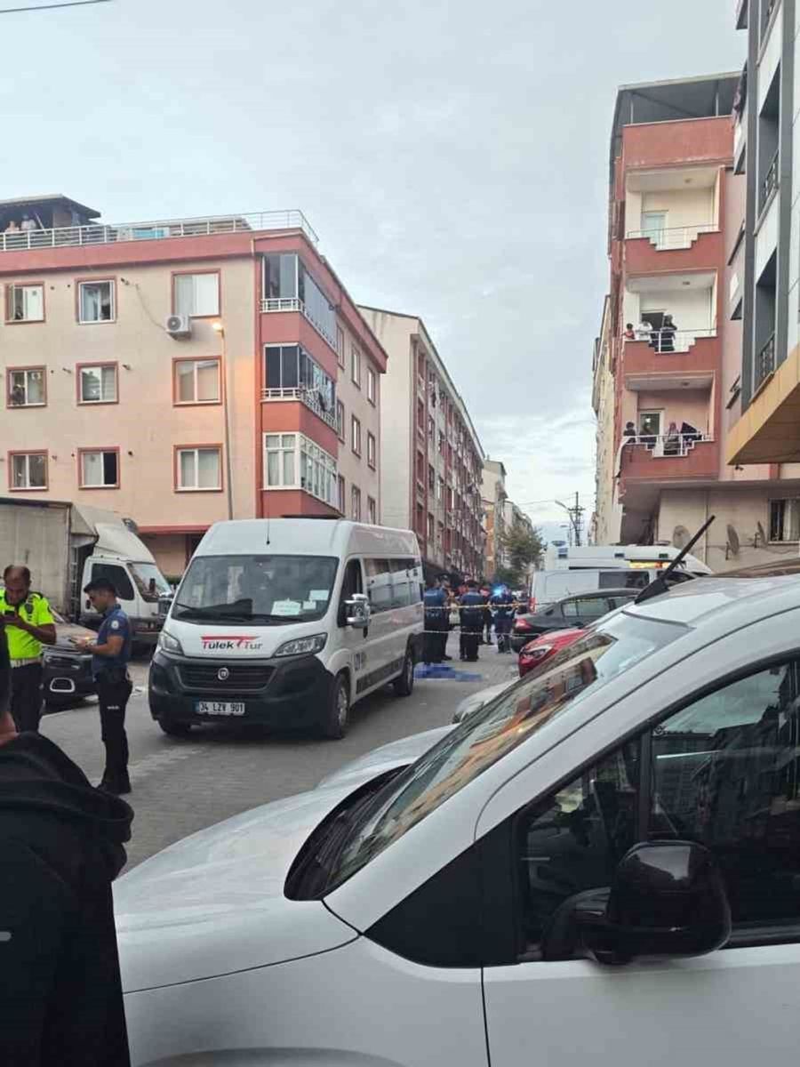 Servis minibüsünün çarptığı 6 yaşındaki çocuk hayatını kaybetti