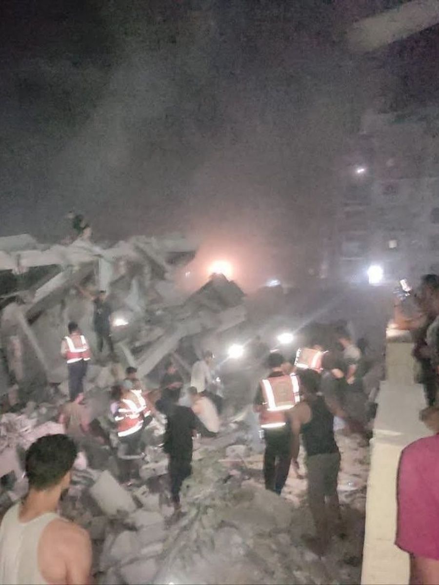 Gazze’de İsrail saldırılarında daha önce hasar gören bina yıkıldı: En az 8 ölü