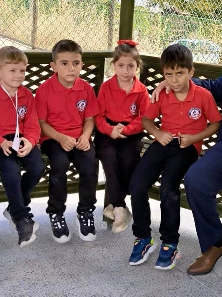 Protokol üyeleri minik öğrencilerin okul heyecanına ortak oldular