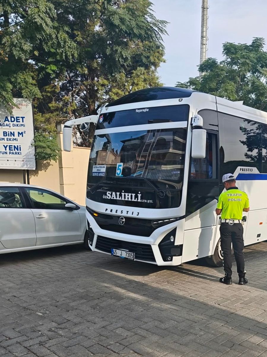 Salihli’de okul servislerine sıkı denetim