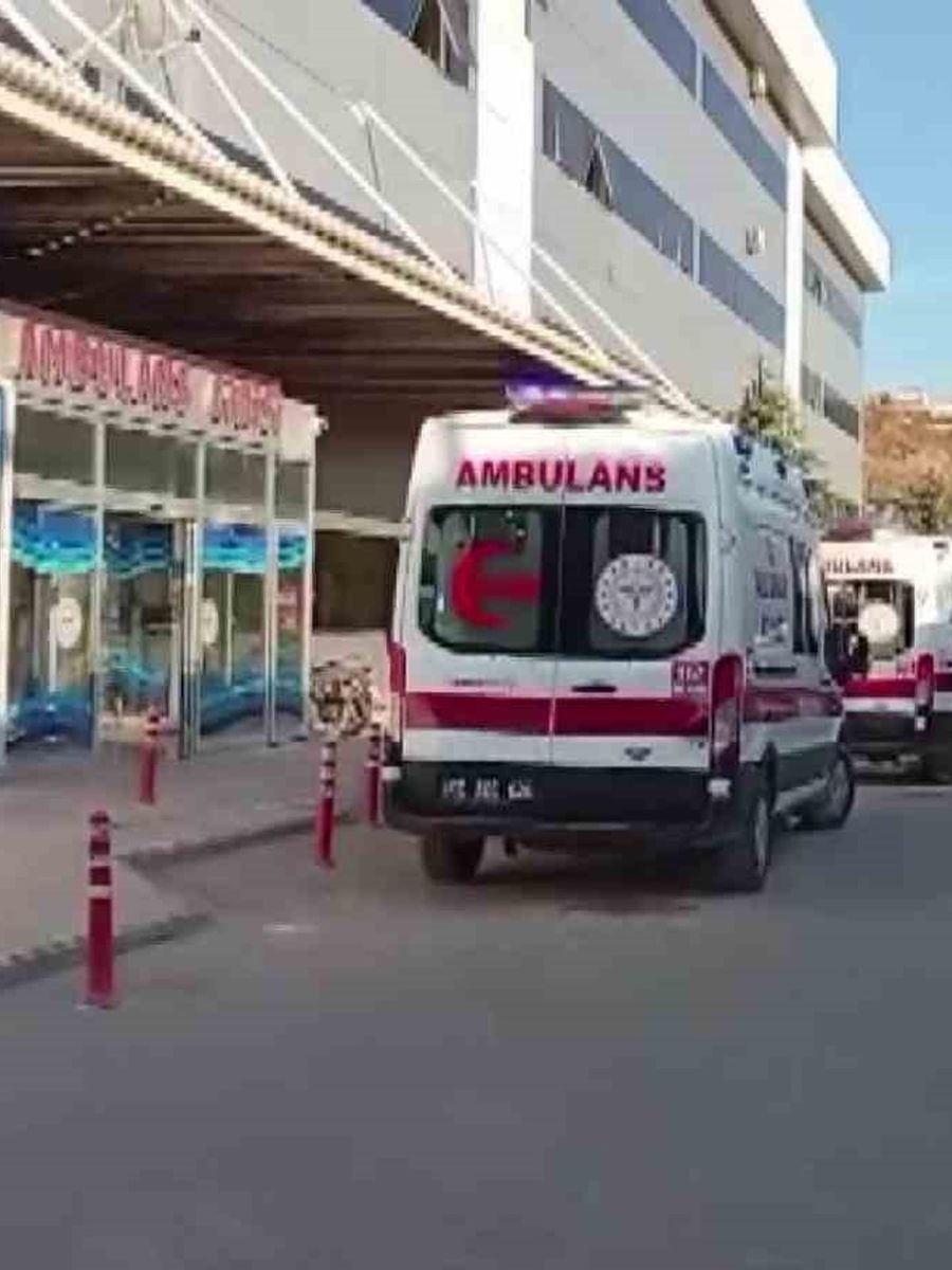 İşçiler dışarıdan sipariş verdikleri yemekten zehirlendi