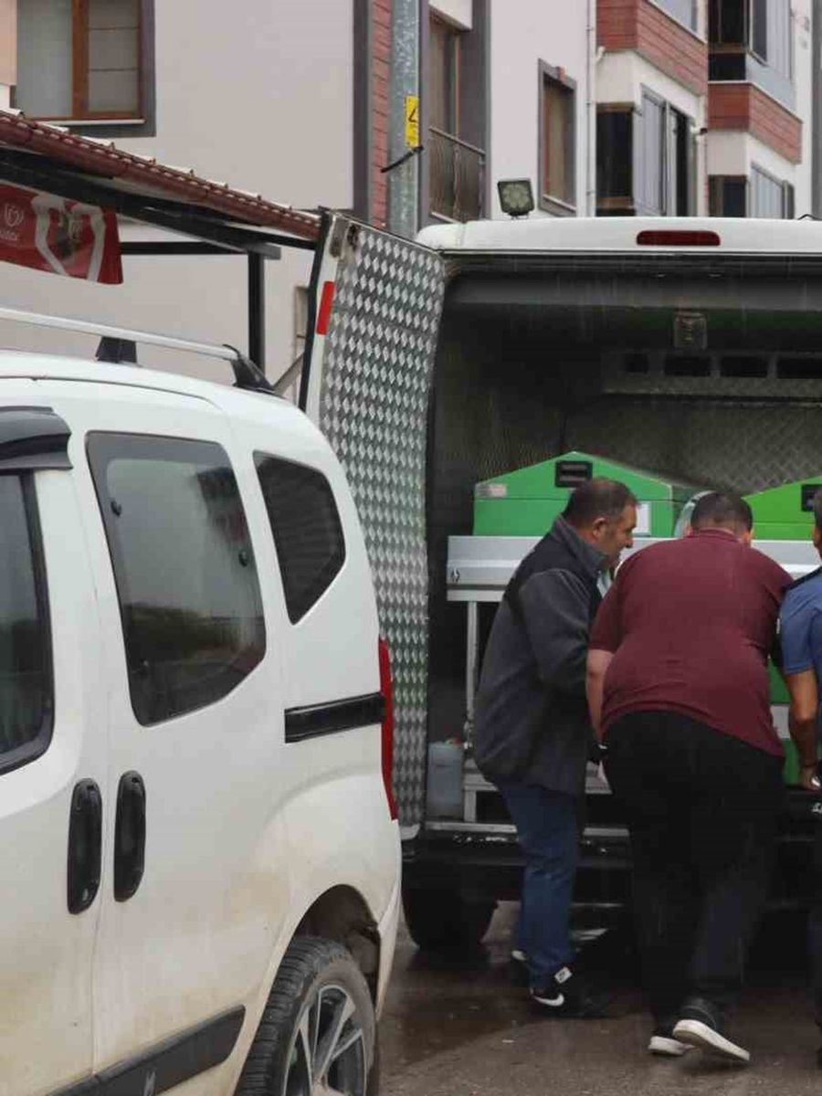 Çorum’da kadın cinayeti: Eski eşini silahla öldürüp intihar etti