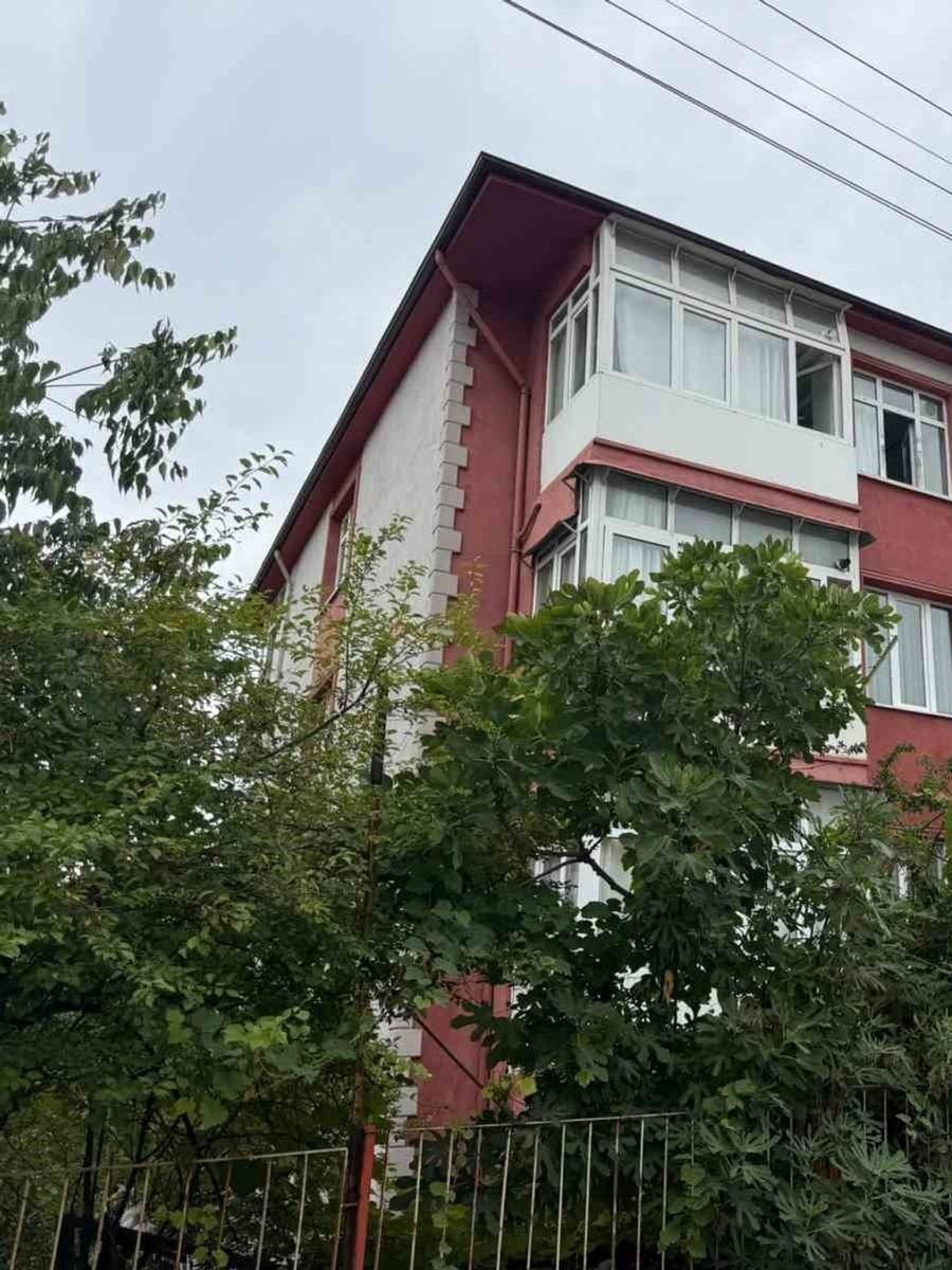 Karabük’te 3. kattan düşen Afganistanlı öğrenci hastaneye kaldırıldı