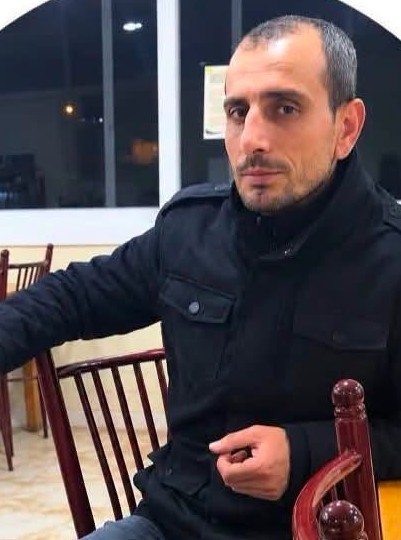 ADANA’DA SİLAHLI SALDIRIYA UĞRAYAN 8 ÇOCUK BABASI YAŞAR AKMAN, KALDIRILDIĞI HASTANEDE HAYATINI KAYBETTİ.
