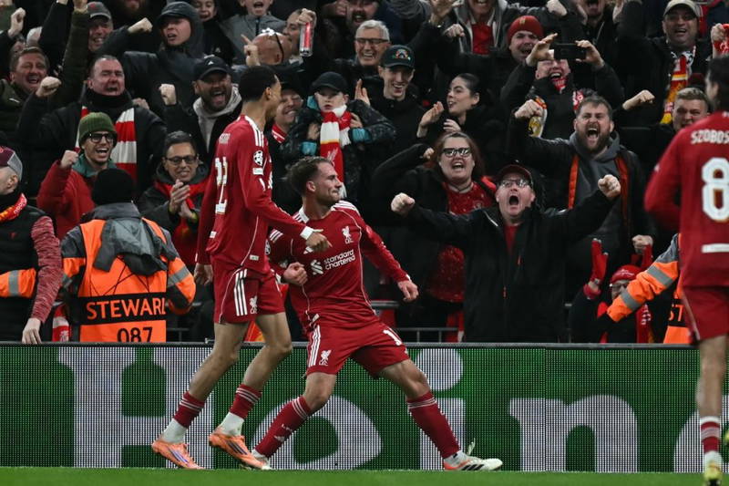 Liverpool'un yeni forma sponsoru Türk Hava Yolları oldu