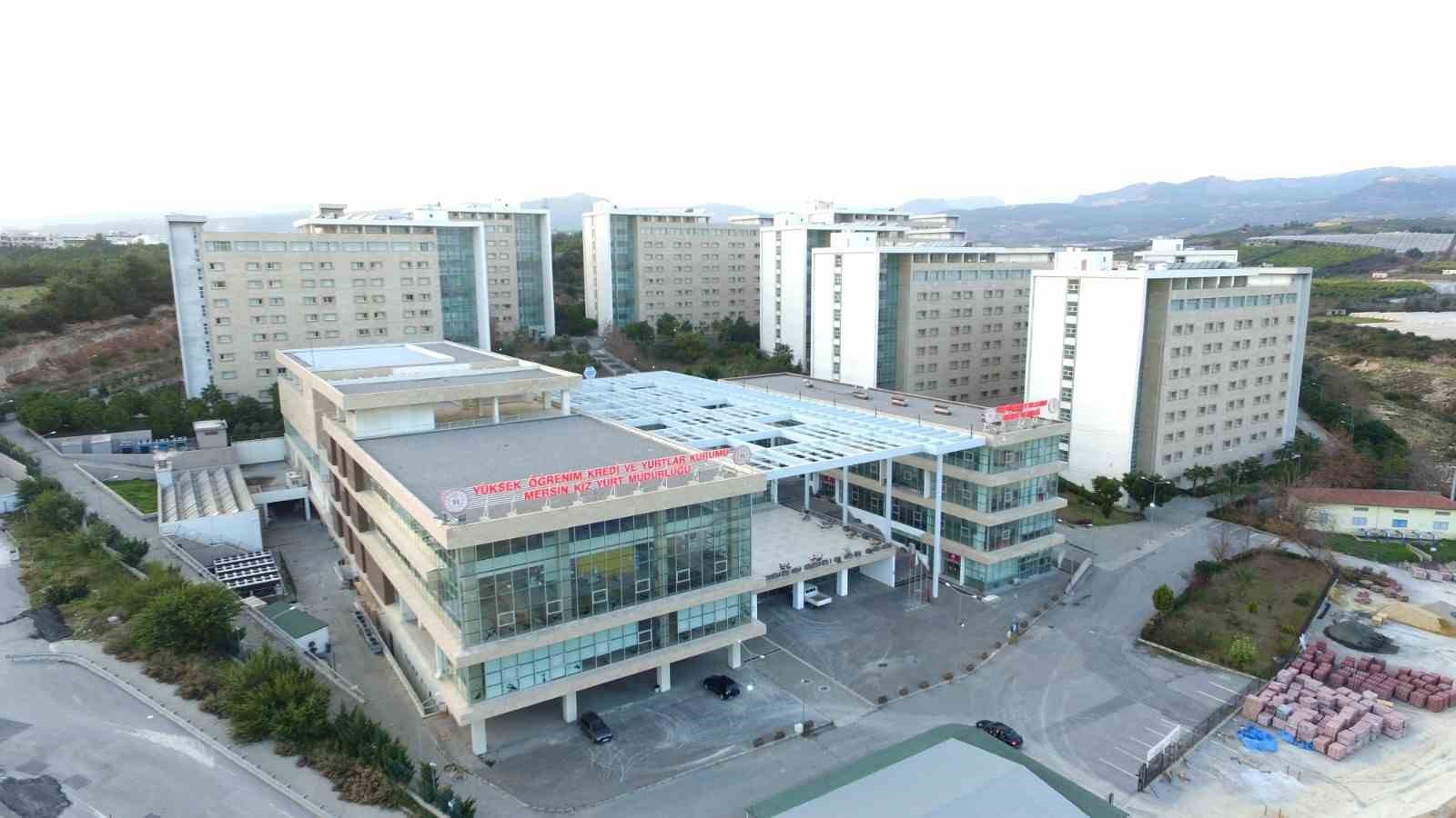 MERSİN’DE ÜNİVERSİTE EĞİTİMİ İÇİN KENTE GELEN ÖĞRENCİLER, GENÇLİK VE SPOR İL MÜDÜRLÜĞÜ TARAFINDAN YÜRÜTÜLEN UYUM PROGRAMI KAPSAMINDA OTOGAR VE HAVAALANLARINDA KARŞILANARAK GSB YURTLARINA YERLEŞTİRİLİYOR.