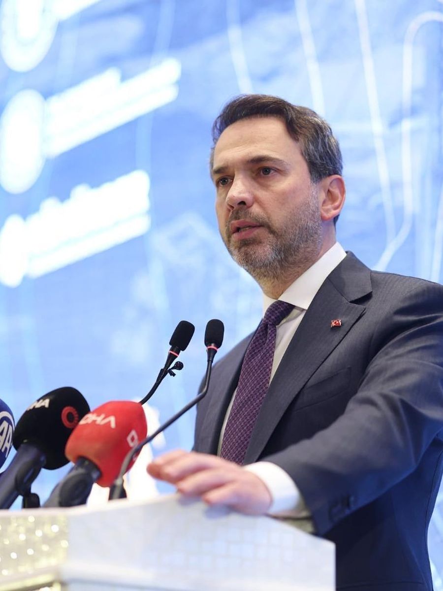 Bakan Bayraktar: "Enerjide tam bağımsız Türkiye yolunda gençlerimizin her daim yanındayız"