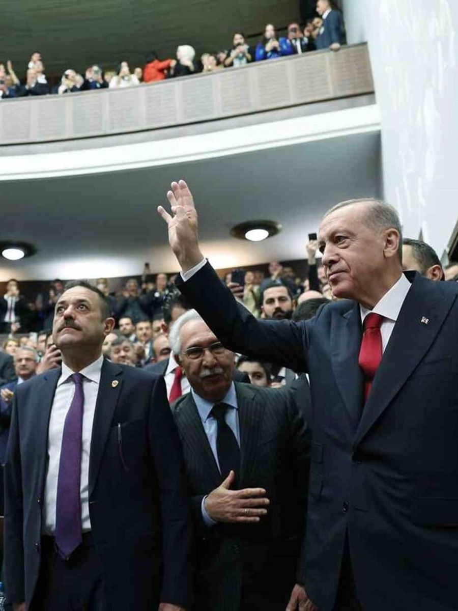 Cumhurbaşkanı Recep Tayyip Erdoğan: "Yunanistan’ın şunu artık anlaması lazım. Türkiye’nin, kimsenin toprağında gözü yoktur ancak kimseye de haklarını çiğnetmez. Uluslararası anlaşmaların hiçe sayılması ve bunların çiğnenmesi kimseye fayda sağlamayacaktır."