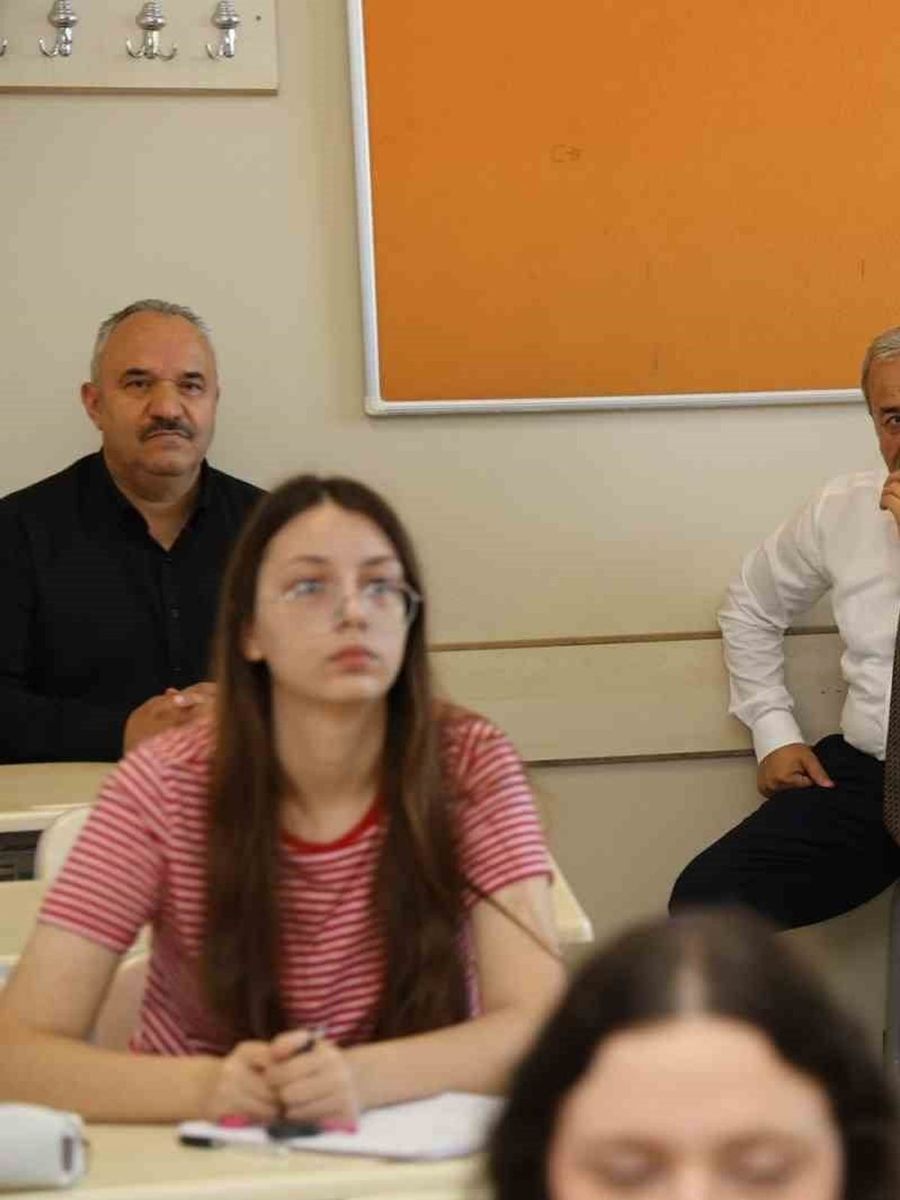 Karabük’te 3. Bölge Eğitim Kurumu Müdürleri Toplantısı gerçekleştirildi