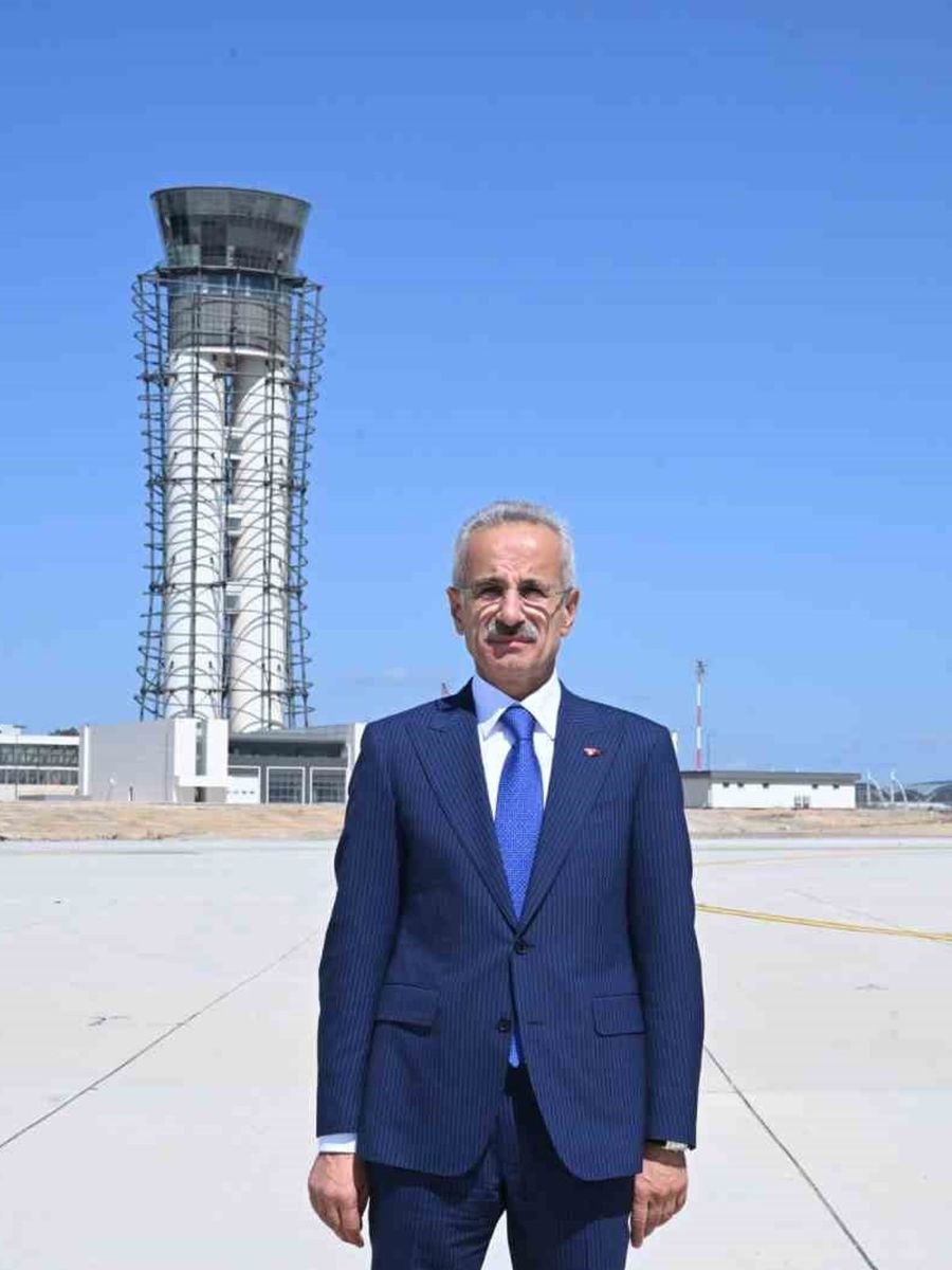 Bakan Uraloğlu: "Samsun Çarşamba Havalimanı’nın kapasitesini 3 milyon yolcuya çıkaracağız"