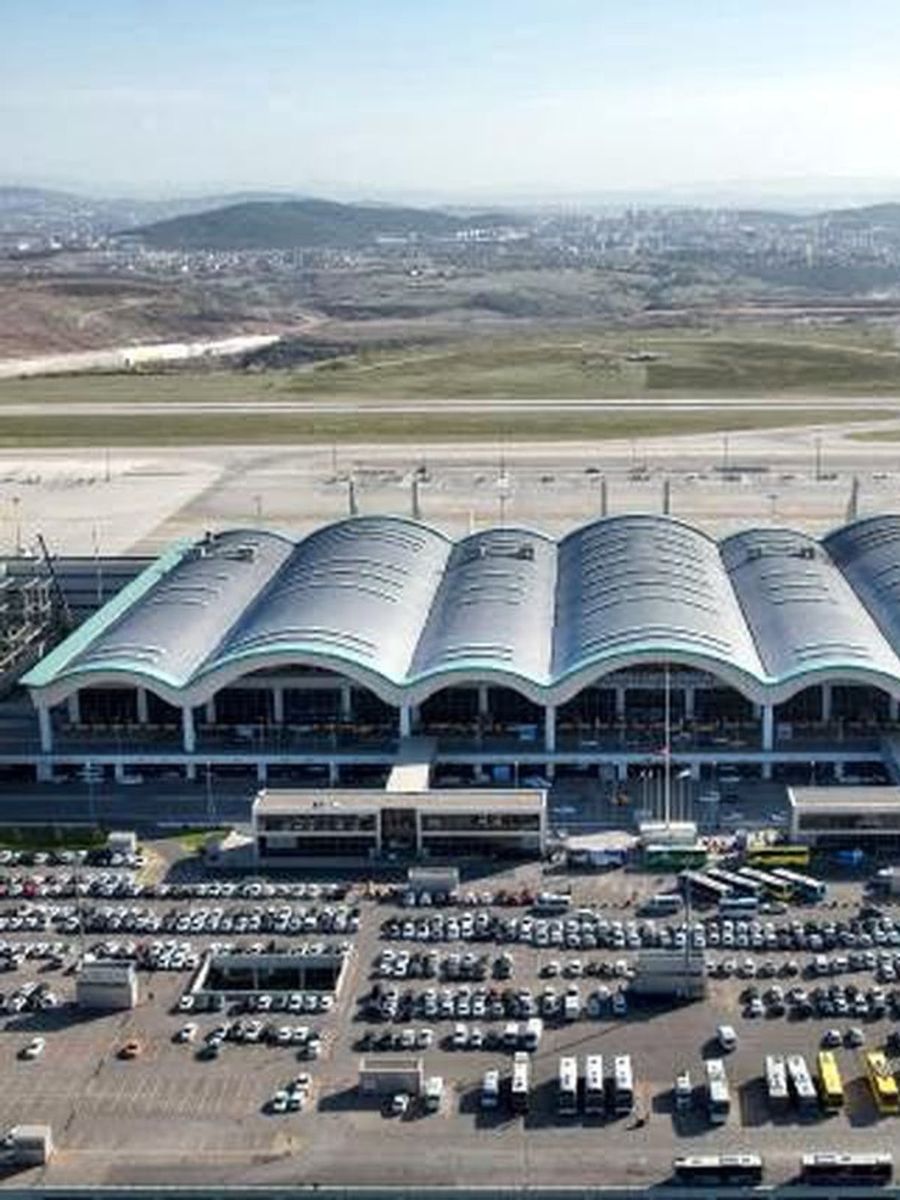 Ortadoğu'da Uçuş Aksaklıkları İstanbul'u Vurdu: 910 Rötar, 36 İptal