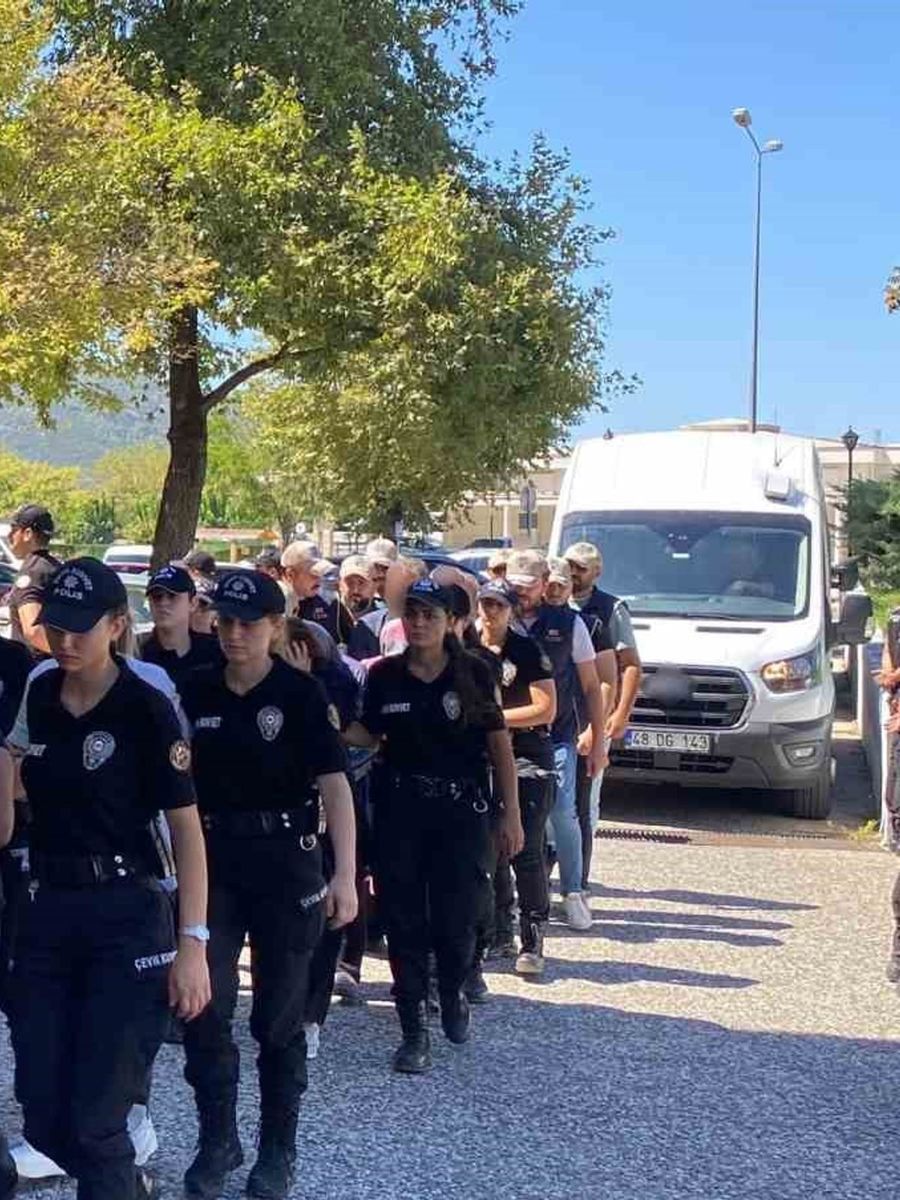 Kayseri’deki yeni nesil suç örgütü operasyonunda gözaltına alınan 32 şüpheli adliyede