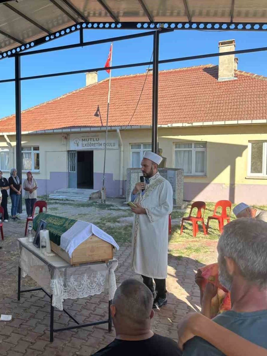 Babaeski’de kazada hayatını kaybeden çocuk son yolculuğuna uğurlandı