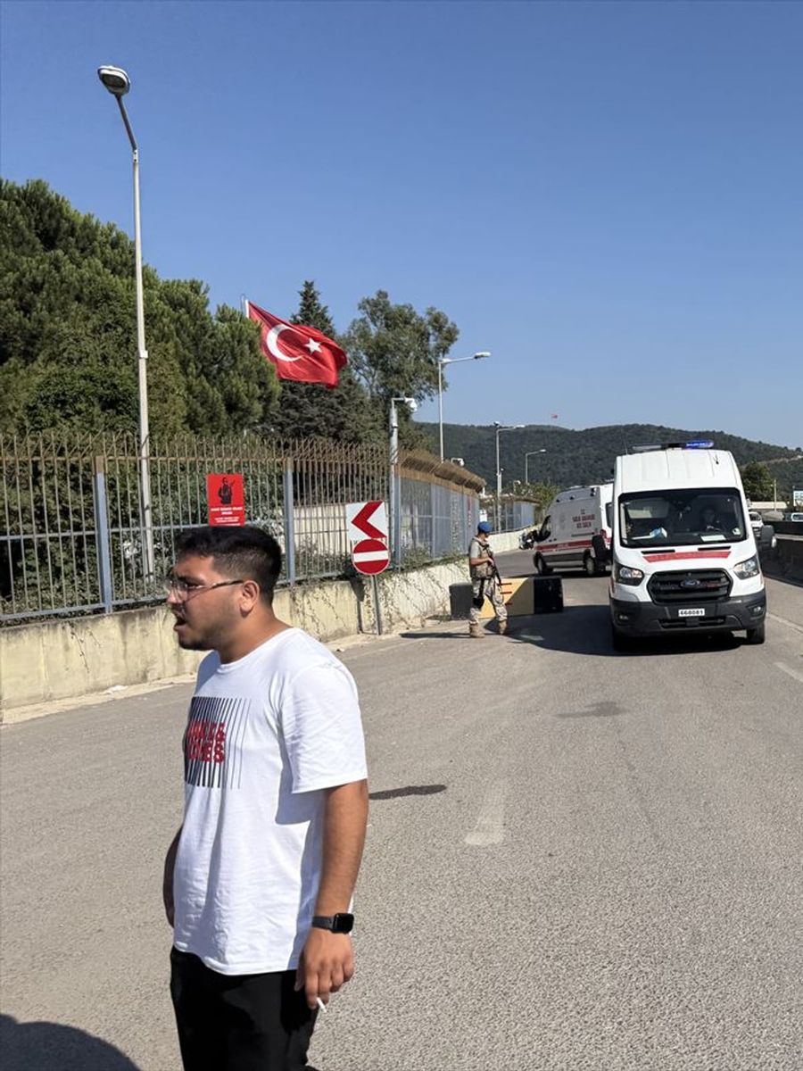 Yalova'da Eğitim Uçuşu Yapan F-16 Düştü, Pilot Kurtuldu
