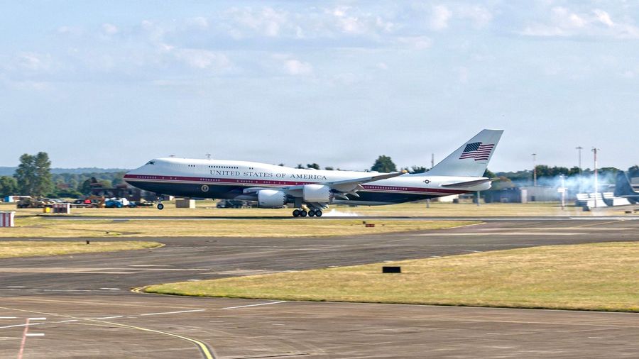 Trump, güvenlik yükseltmeleri belirsiz eski Katar uçağıyla İrlanda'ya uçacak