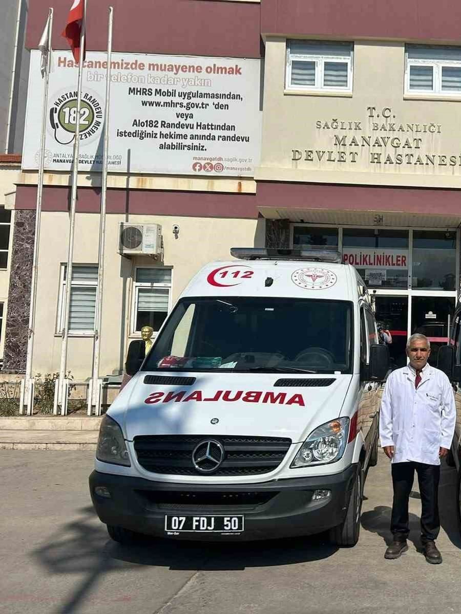 Evde sağlık hizmetlerine 2 yeni ambulans takviyesi