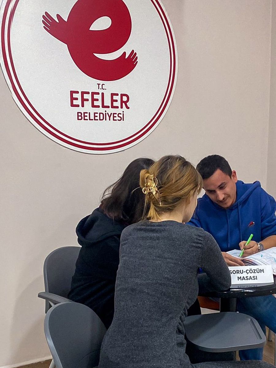 Efeler Belediyesi’nden sınavlar hazırlanan gençlere ücretsiz destek