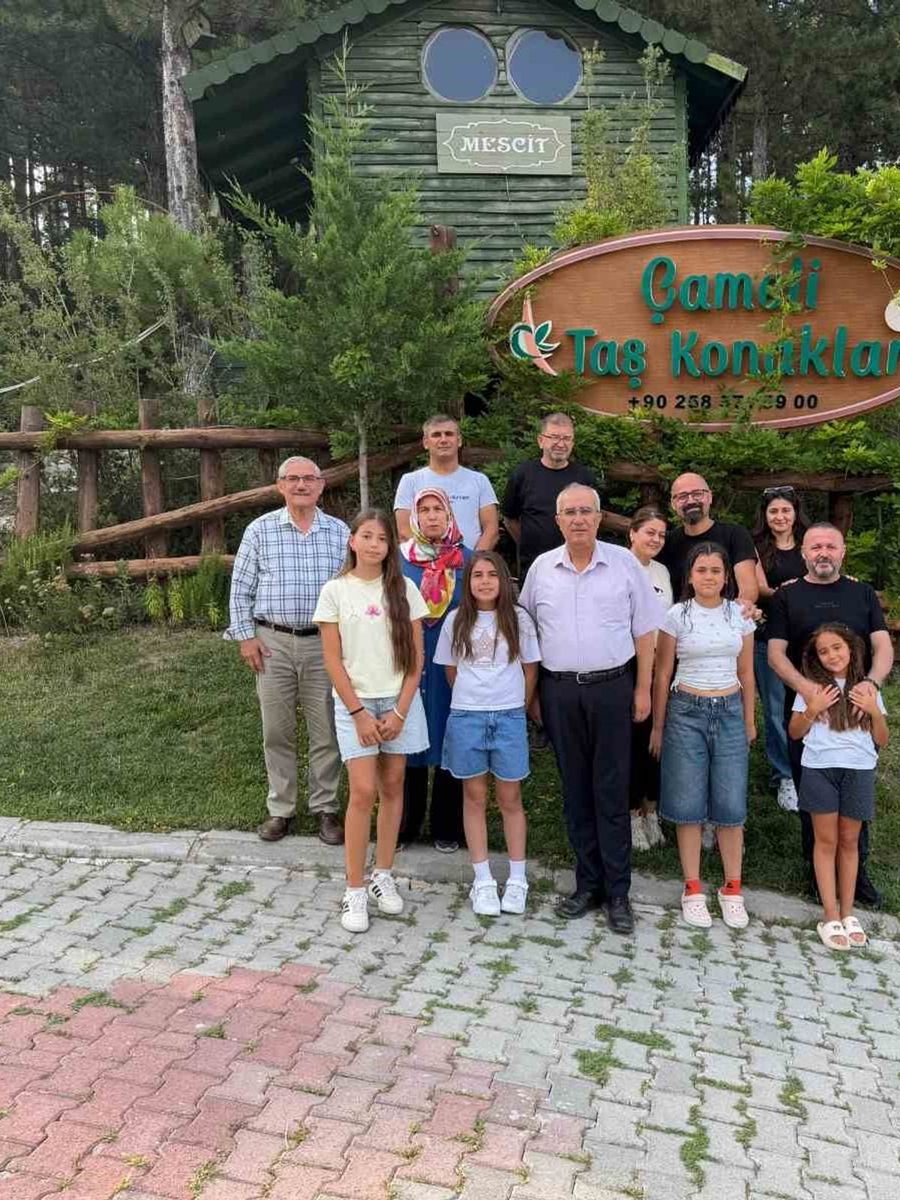 Dereceye giren çocuklar Çameli’de ödüllendirildi
